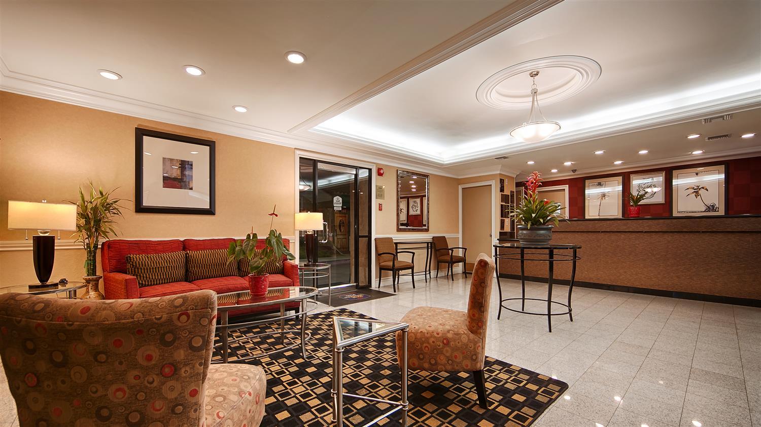 Hotel Western Airport & Convention Center 3*