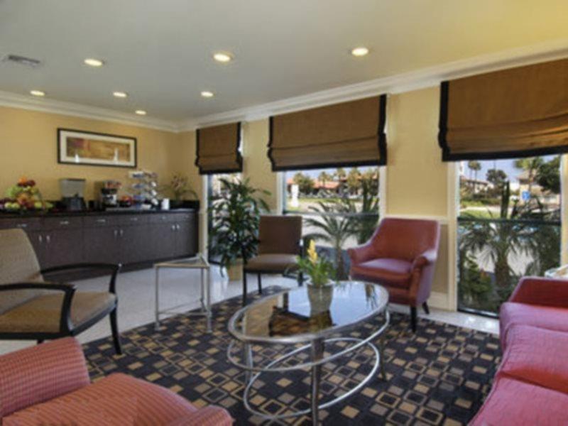 Hotel Western Airport & Convention Center