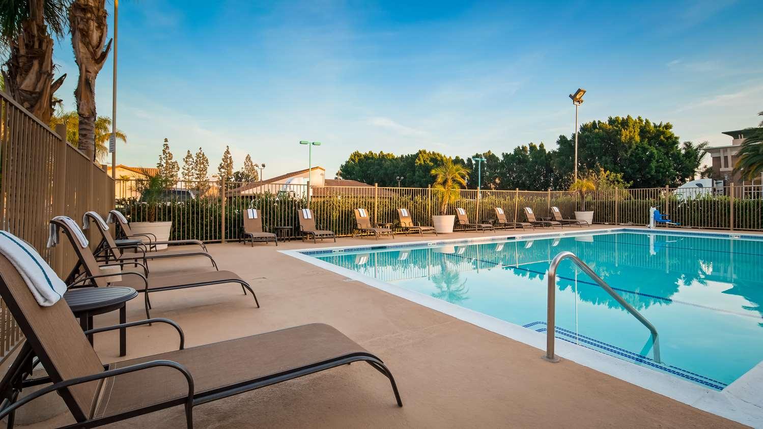 Hotel Western Airport & Convention Center
