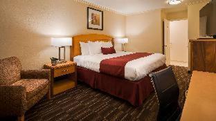 Western Airport & Convention Center 3*