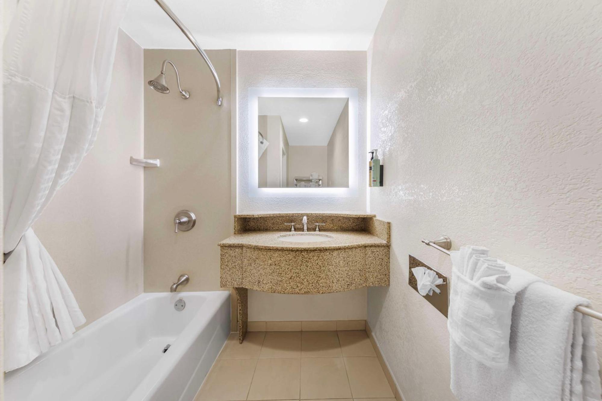 Hotel Western Airport & Convention Center Ontario