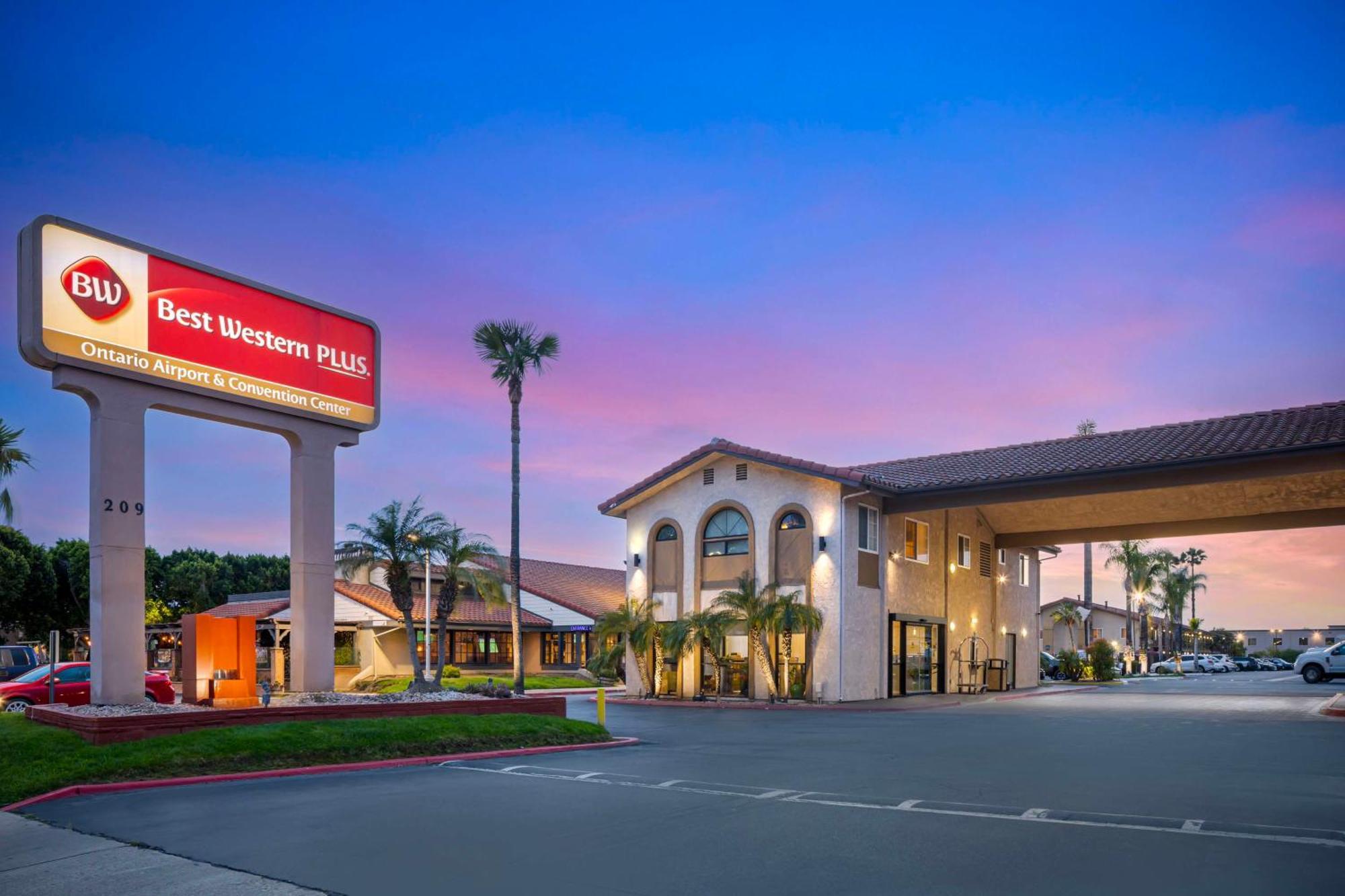 Western Airport & Convention Center