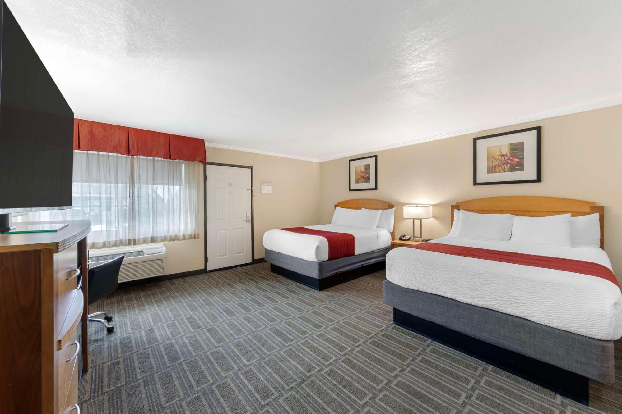 Hotel Western Airport & Convention Center