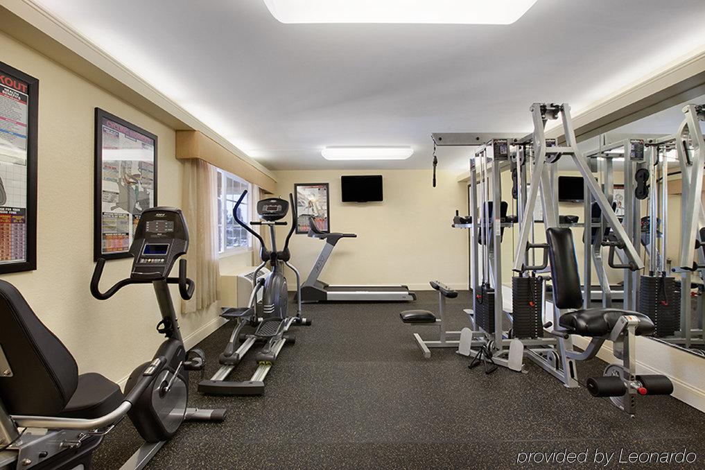 Hotel Western Airport & Convention Center 3*