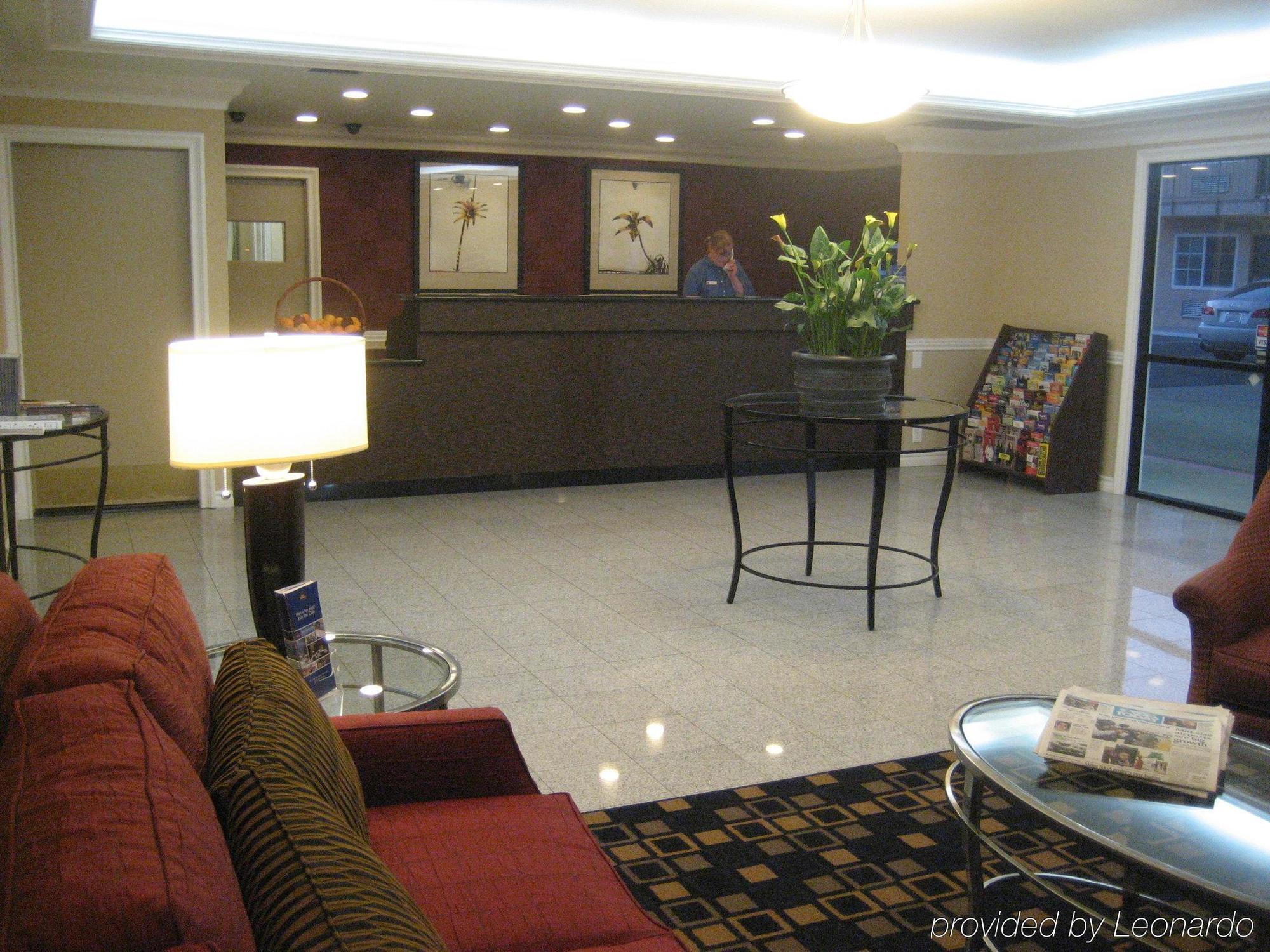 Western Airport & Convention Center Hotel